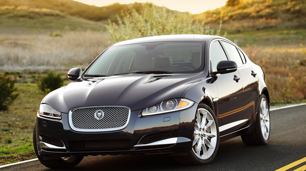 Dưới 3 tỷ đồng, chọn sedan hạng sang nào? Jaguar-XF-SUpercharged-2012-2-(1)---Copy.jpg