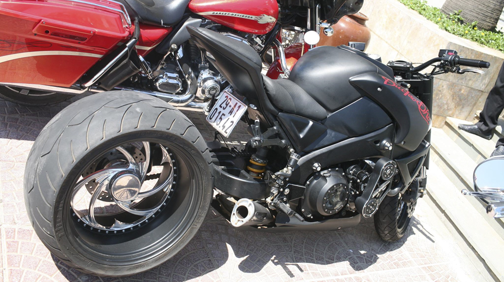 Chùm ảnh: Hàng trăm môtô 