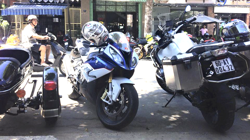 Hàng trăm môtô đã có mặt tại thành phố Đà Nẵng 11667310_781475958639850_6427774440917566498_n copy.jpg