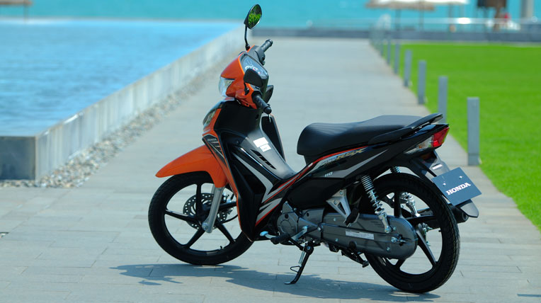 5 xe máy số trang bị FI 