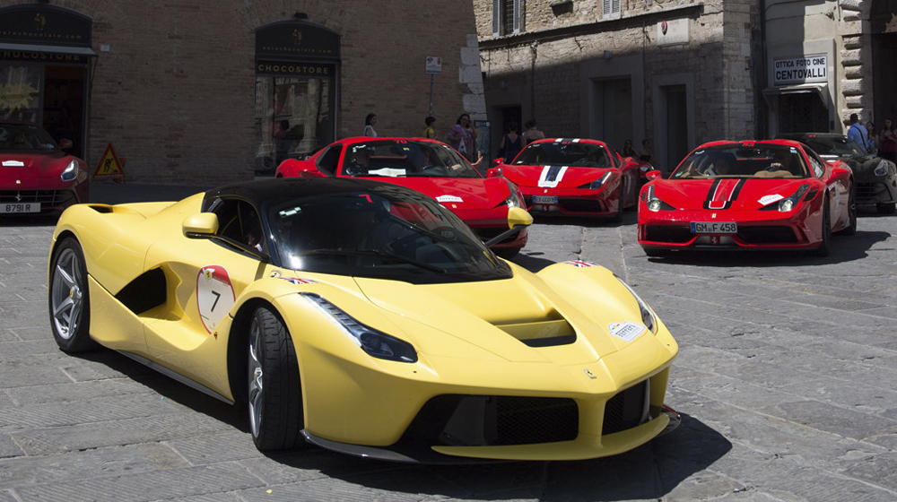 Video: Hơn 100 siêu xe Ferrari quy tụ tại thành Rome _DSC3944-C-1280x0_X6L0Y5 copy.jpg