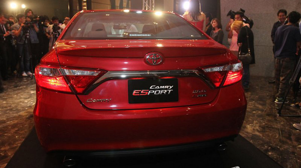 Cận cảnh Toyota Camry phiên bản thể thao vừa ra mắt tại Thái Lan toyota-camry-esport-2015-36.jpg