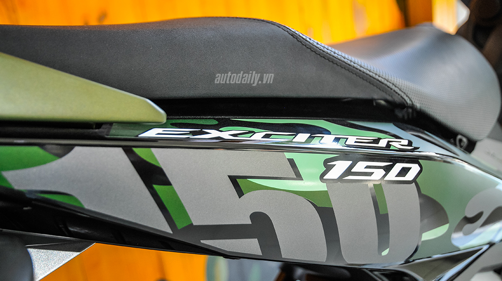 Ảnh chi tiết Yamaha Exciter 150 Camo tại Hà Nội Yamaha Exciter 150 camo (12).jpg