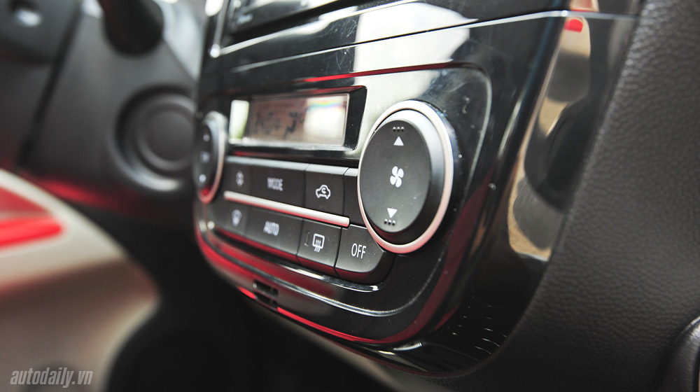 Điều hòa ôtô “ngốn” xăng cỡ nào? mitsubishi mirage 2014 (38).jpg