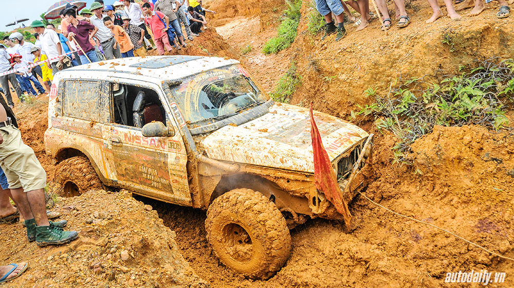 Ngày 2 VOC 2015: Tinh thần đồng đội chiến thắng bùn lầy VOC ngày 2 2-15 (10).jpg