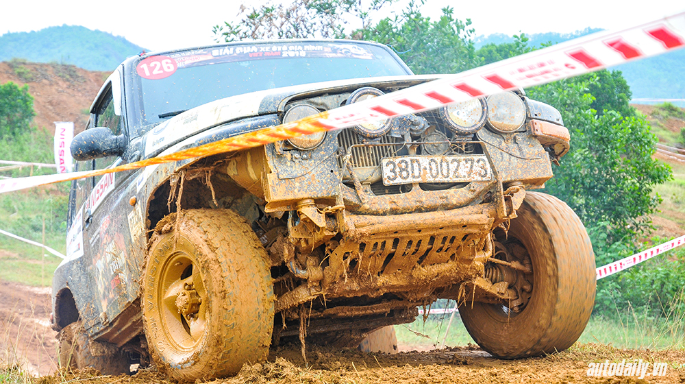 Ngày 2 VOC 2015 Tinh thần đồng đội chiến thắng bùn lầy VOC ngày 2 2-15 (12).jpg