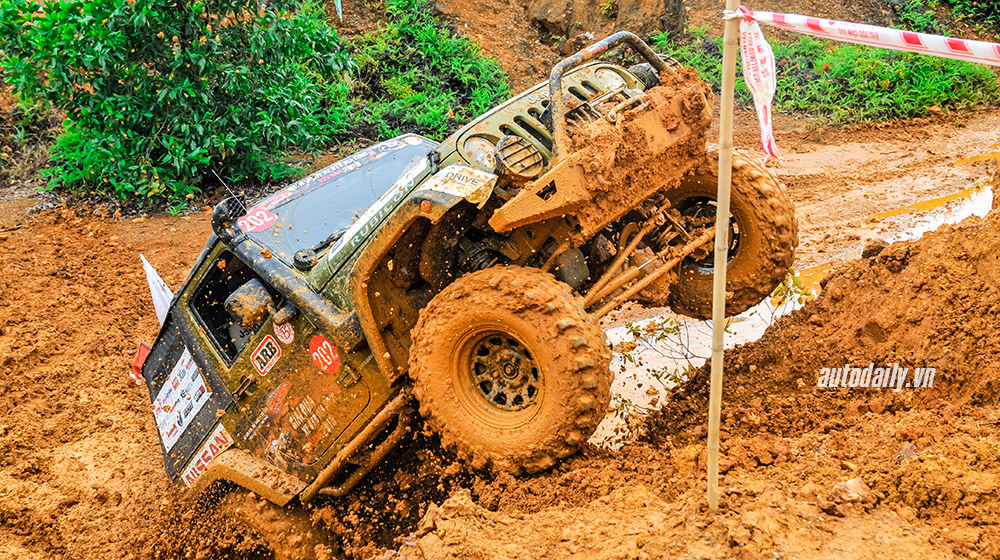 Ngày 2 VOC 2015: Tinh thần đồng đội chiến thắng bùn lầy VOC ngày 2 2-15 (2).jpg