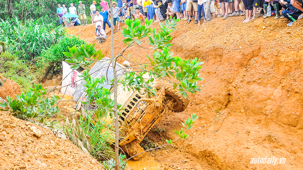 Ngày 2 VOC 2015: Tinh thần đồng đội chiến thắng bùn lầy VOC ngày 2 2-15 (4).jpg