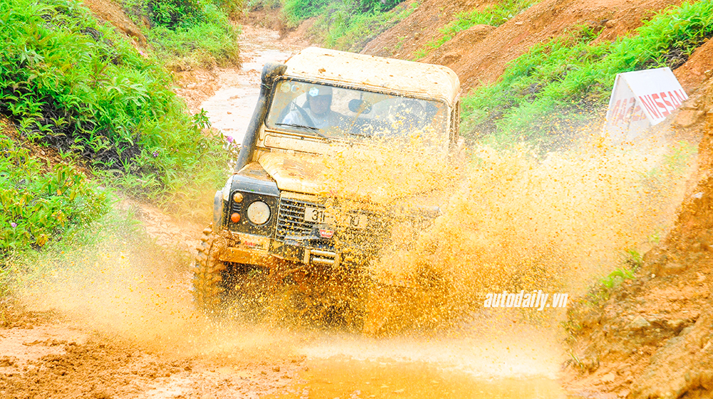 Ngày 2 VOC 2015: Tinh thần đồng đội chiến thắng bùn lầy VOC ngày 2 2-15 (5).jpg
