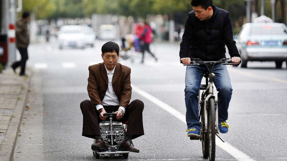 “Ngó” ôtô tự chế bé bằng cái vali china-oddly_sha01.jpg