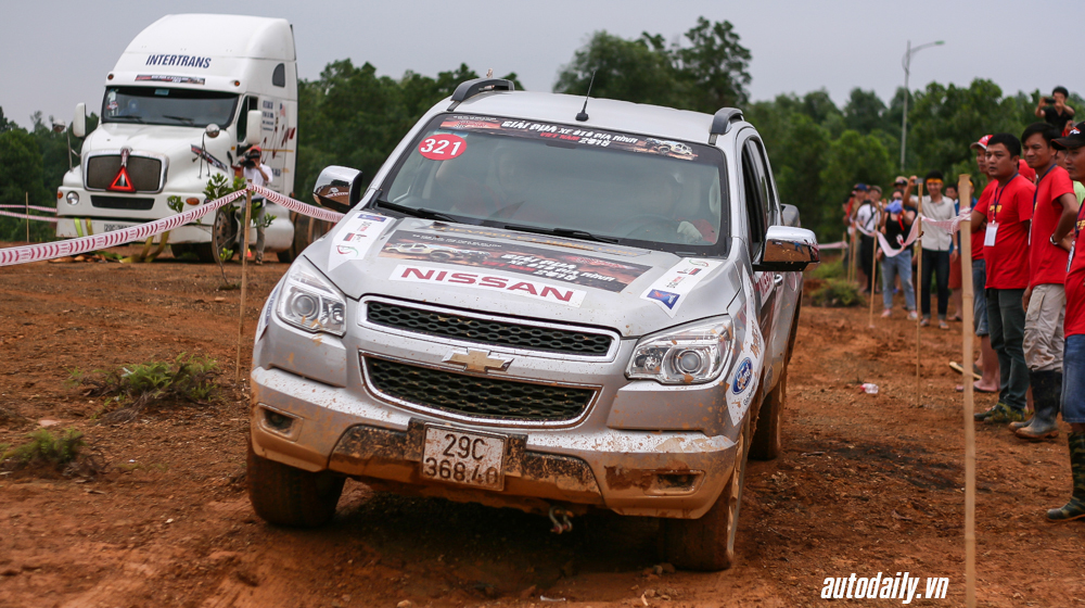 Chevrolet Colorado giành chiến thắng tuyệt đối trong bài thi số 9 tại VOC 2015 Colorado_VOC_2015 (2).jpg