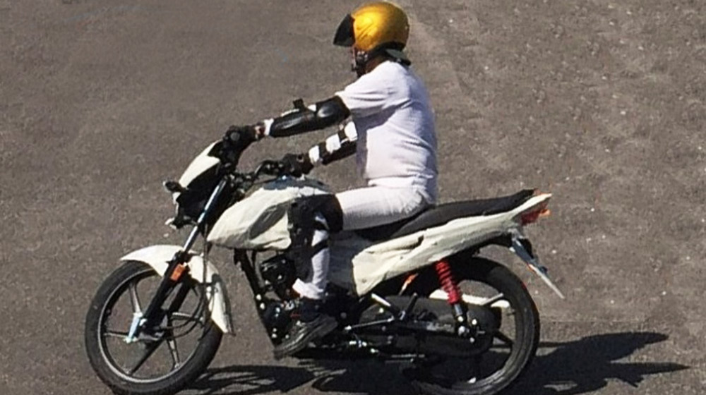 Honda sắp ra mắt xe côn tay giá “siêu rẻ” Honda-Livo-Spied-Testing.jpg