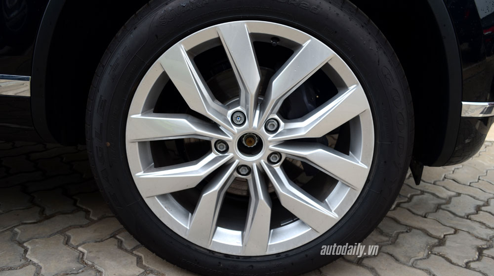 Ảnh chi tiết Volkswagen Touareg 2015 vừa về Việt Nam volkswagen-touareg-2015 (5).jpg