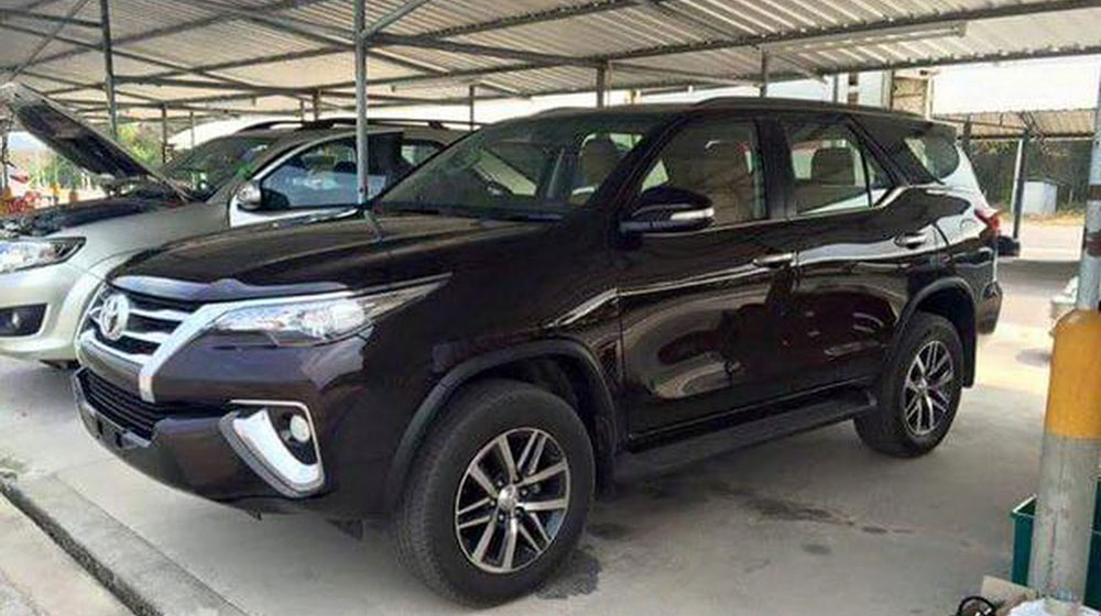 “Phát sốt” với loạt ảnh nóng của Toyota Fortuner 2016 2016-Toyota-Fortuner-1-1.jpg