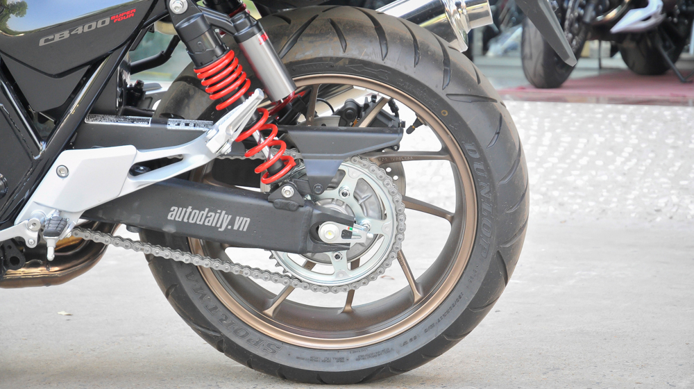 Ảnh chi tiết Honda CB400 2015 bản đặc biệt tại Hà Nội Honda_CB400_Super_Four_2015 (3).jpg