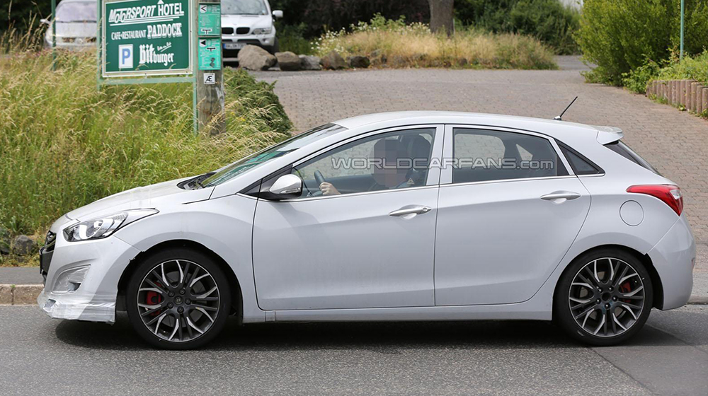 Hyundai i30 N lộ diện trên đường thử Hyundai  (2).jpg