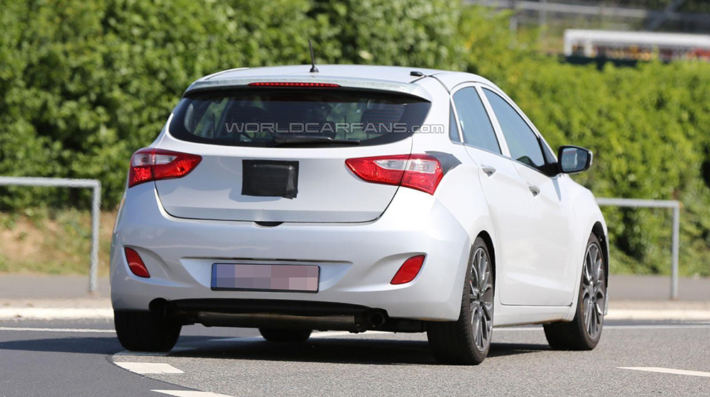 Hyundai i30 N lộ diện trên đường thử Hyundai  (4).jpg