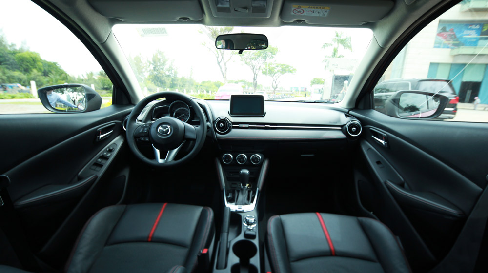 “Soi” chi tiết Mazda2 mới vừa ra mắt tại Việt Nam IMG_8706.jpg