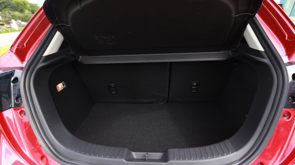 “Soi” chi tiết Mazda2 mới vừa ra mắt tại Việt Nam IMG_8730.jpg