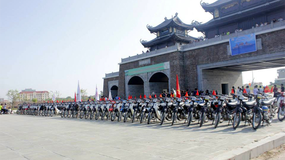 Hàng trăm xe Honda Dream khuấy động đường phố Ninh Bình Dream II club (14).jpg