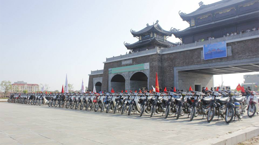 Hàng trăm xe Honda Dream khuấy động đường phố Ninh Bình Dream II club (17).jpg