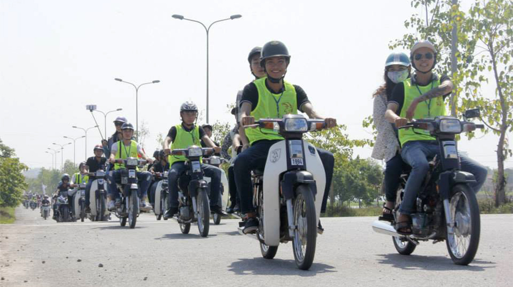 Hàng trăm xe Honda Dream khuấy động đường phố Ninh Bình Dream II club (18).jpg