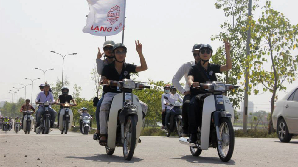 Hàng trăm xe Honda Dream khuấy động đường phố Ninh Bình Dream II club (23).jpg