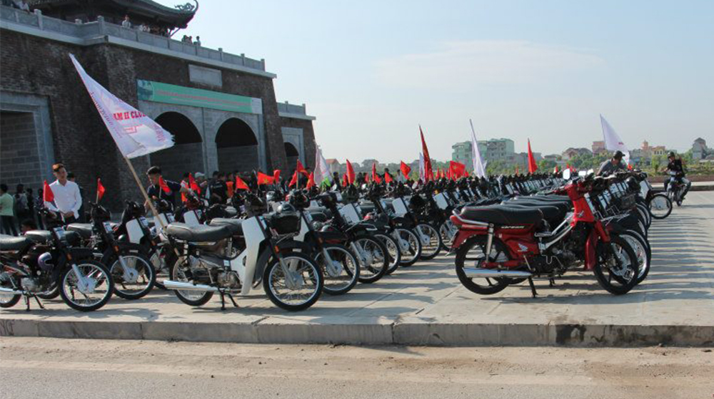 Hàng trăm xe Honda Dream khuấy động đường phố Ninh Bình Dream II club (8).jpg