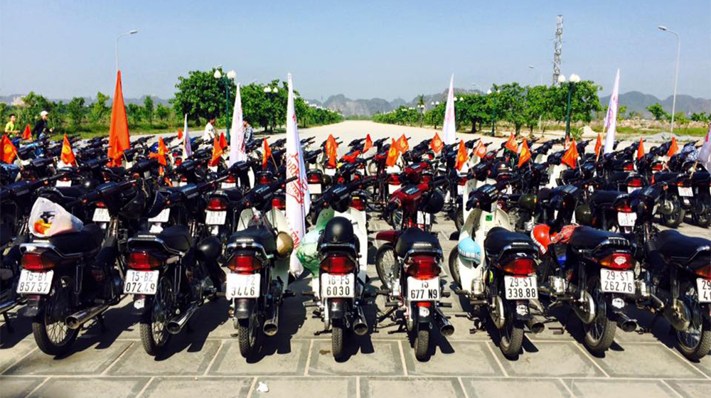 Hàng trăm xe Honda Dream khuấy động đường phố Ninh Bình Dream II club (9).jpg