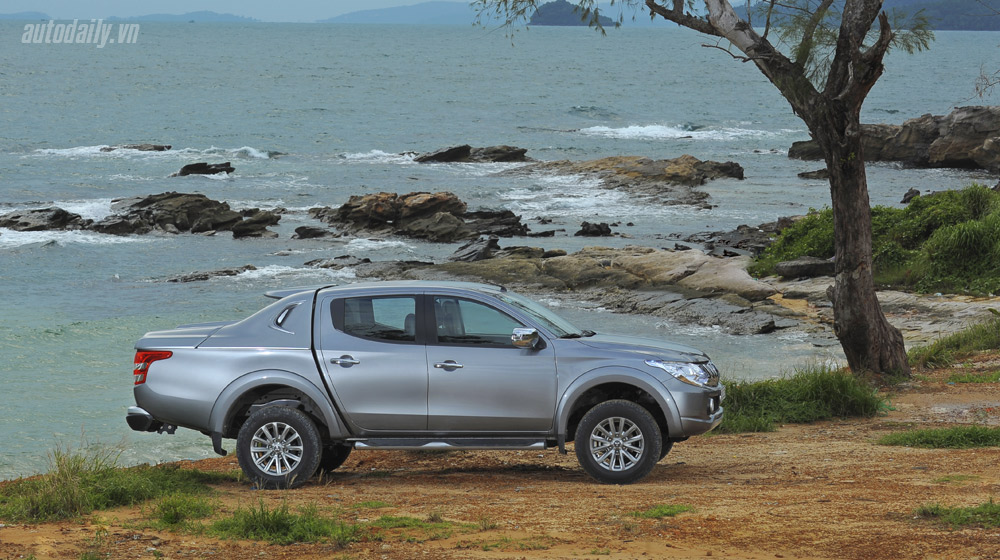 Ảnh chi tiết ngoại thất Mitsubishi Triton 2015 Mitsubishi-Triton-(1).jpg