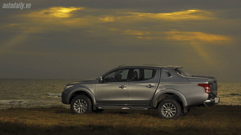 Ảnh chi tiết ngoại thất Mitsubishi Triton 2015 Mitsubishi-Triton-(10).jpg