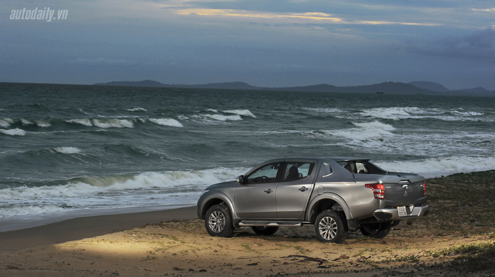 Ảnh chi tiết ngoại thất Mitsubishi Triton 2015 Mitsubishi-Triton-(11).jpg