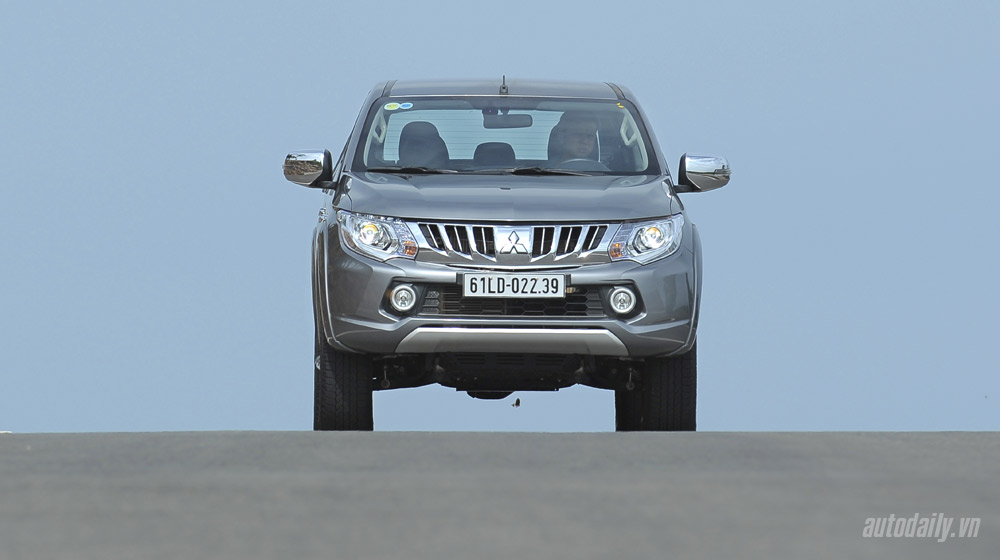 Ảnh chi tiết ngoại thất Mitsubishi Triton 2015 Mitsubishi-Triton-(22).jpg