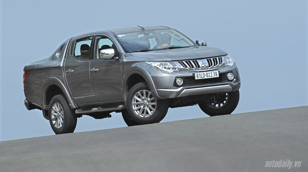 Ảnh chi tiết ngoại thất Mitsubishi Triton 2015 Mitsubishi-Triton-(23).jpg