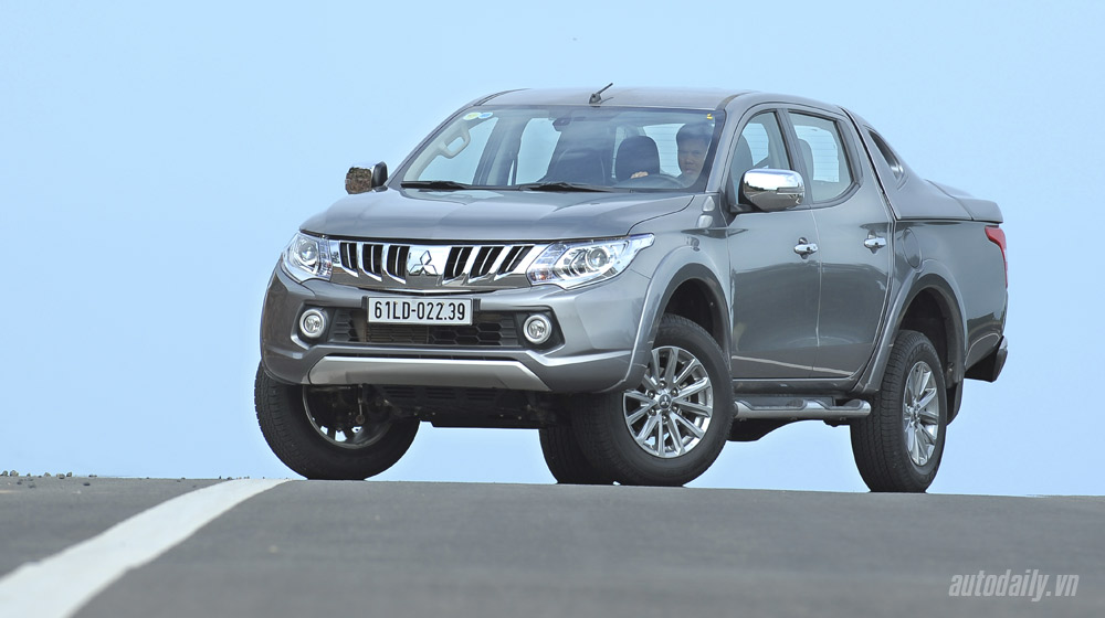 Ảnh chi tiết ngoại thất Mitsubishi Triton 2015 Mitsubishi-Triton-(26).jpg