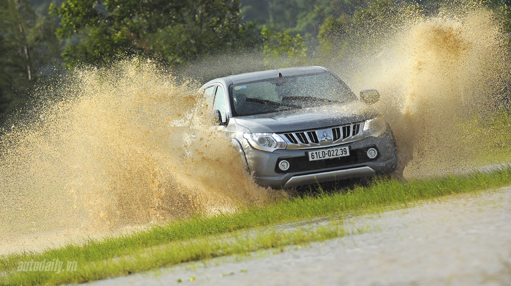 Ảnh vận hành Mitsubishi Triton 2015 Mitsubishi-Triton-(35).jpg