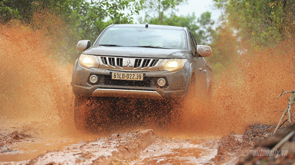 Ảnh vận hành Mitsubishi Triton 2015 Mitsubishi-Triton-(38)-1.jpg