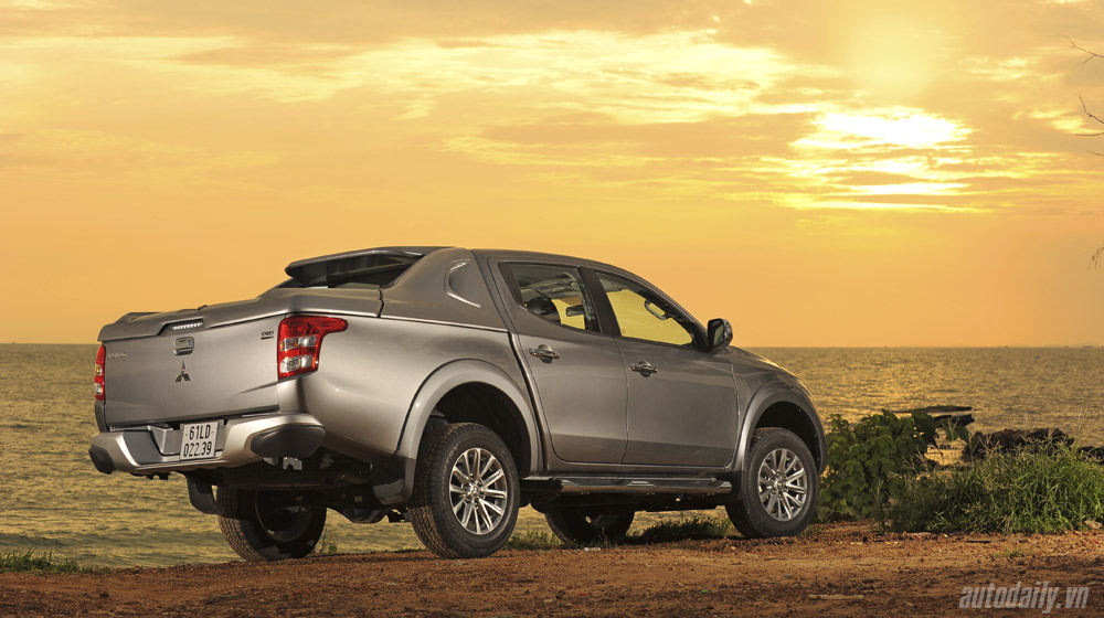 Ảnh chi tiết ngoại thất Mitsubishi Triton 2015 Mitsubishi-Triton-(4).jpg