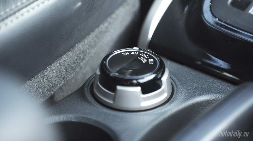 Ảnh chi tiết nội thất Mitsubishi Triton 2015 Mitsubishi-Triton-(59).jpg