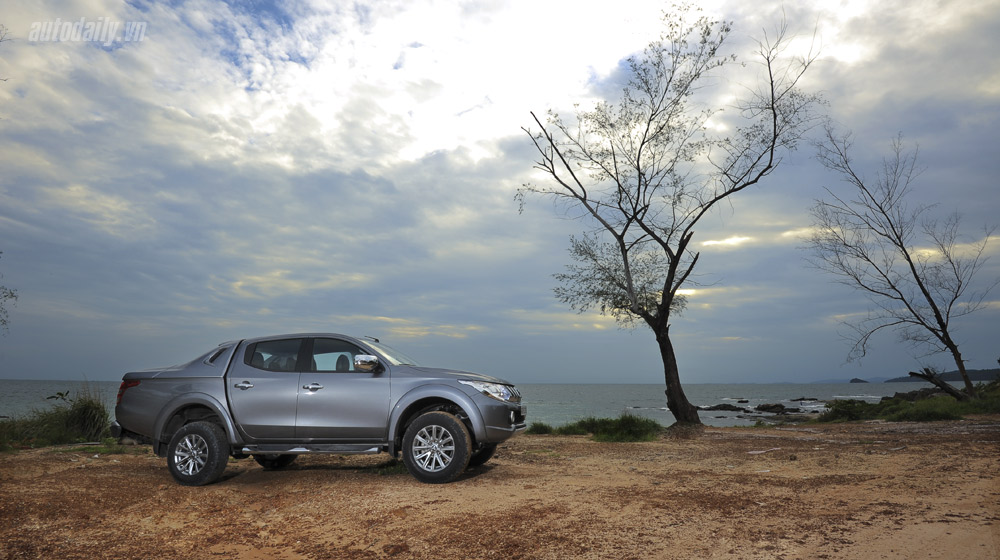 Ảnh chi tiết ngoại thất Mitsubishi Triton 2015 Mitsubishi-Triton-(6).jpg