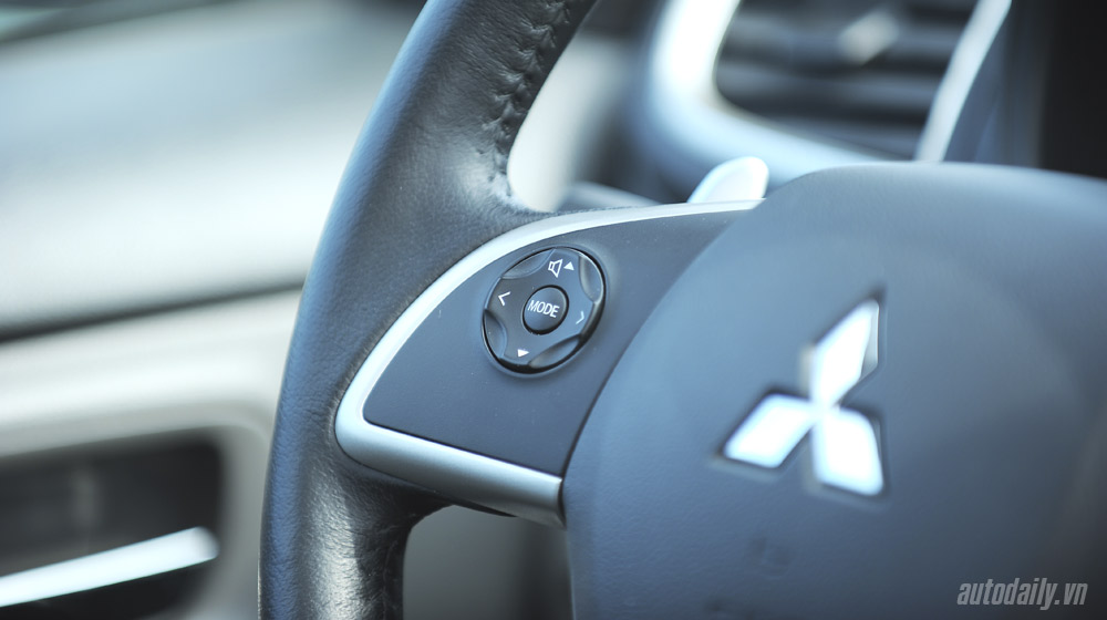 Ảnh chi tiết nội thất Mitsubishi Triton 2015 Mitsubishi-Triton-(62).jpg