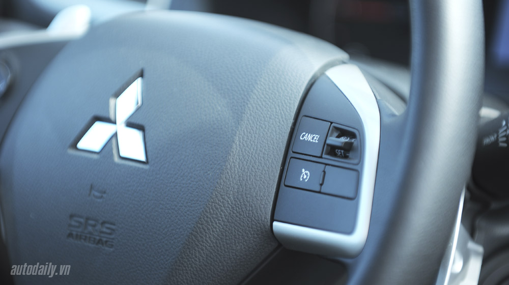 Ảnh chi tiết nội thất Mitsubishi Triton 2015 Mitsubishi-Triton-(63).jpg