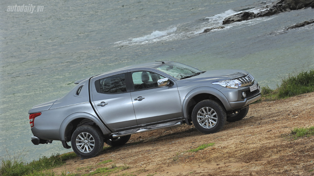 Ảnh chi tiết ngoại thất Mitsubishi Triton 2015 Mitsubishi-Triton-(7).jpg