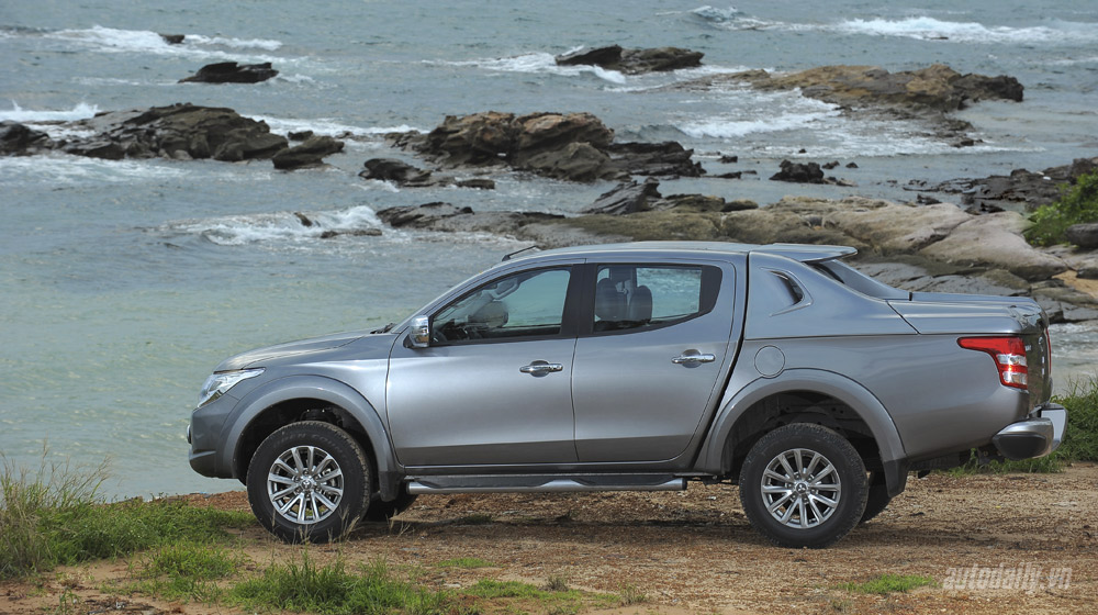Ảnh chi tiết ngoại thất Mitsubishi Triton 2015 Mitsubishi-Triton-(8).jpg