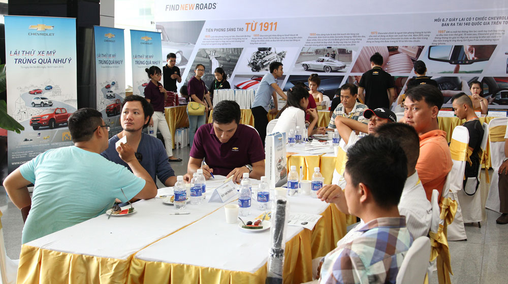 Hơn 3.500 người tham gia lái thử xe cùng GM Việt Nam lai-thu-xe-chevrolet (2).jpg