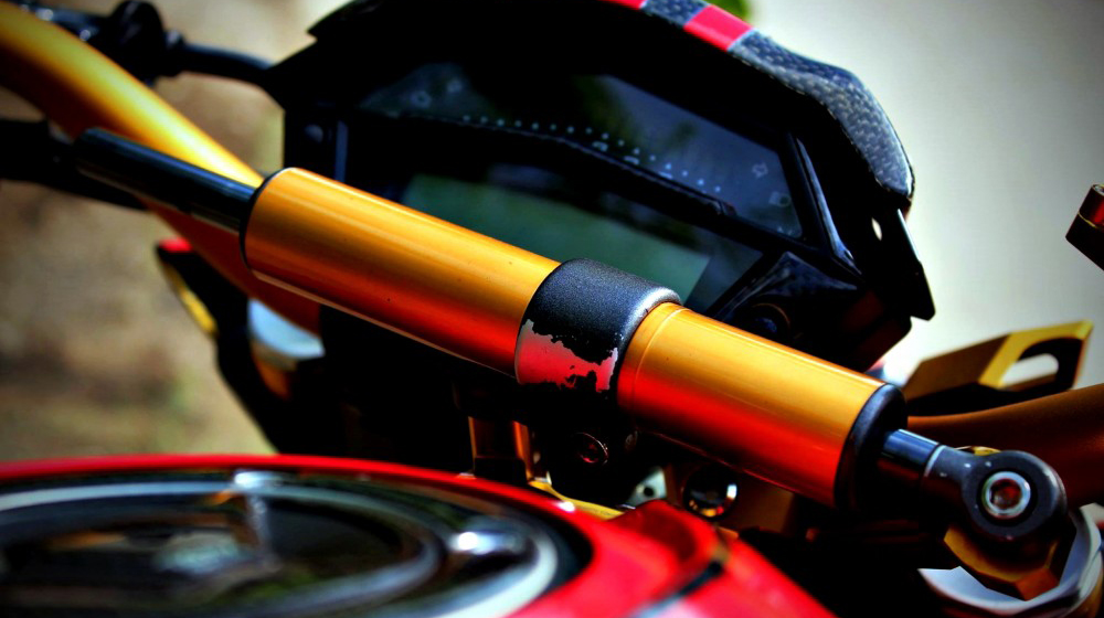 Soi chi tiết Kawasaki Z1000 phiên bản “Iron Man” tại Sài Gòn kawasaki Z1000 (5).jpg