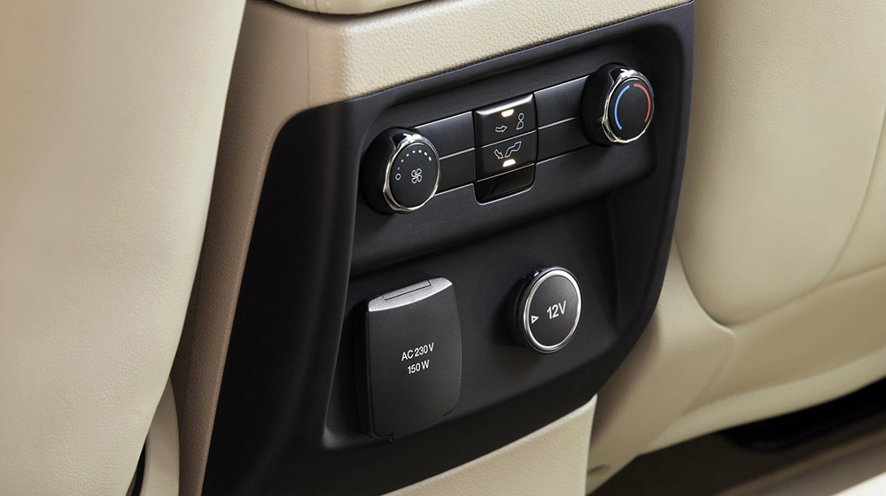 Toyota Fortuner 2016 vs Ford Everest 2015: Cuộc đua phân khúc SUV tầm trung Fortuner_2016_vs_Everest_2015 (11).jpg