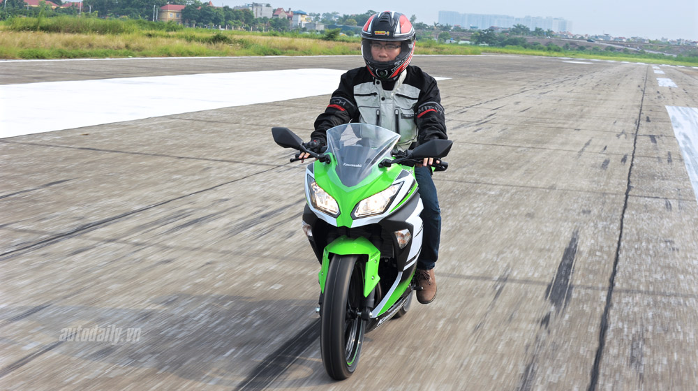 Một ngày thử độ chất của Kawasaki Ninja 300 ABS Kawasaki Ninja300 (29).jpg