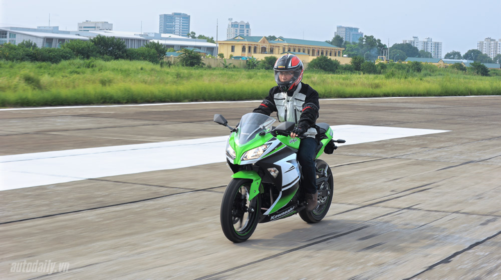 Một ngày thử độ chất của Kawasaki Ninja 300 ABS Kawasaki Ninja300 (30).jpg