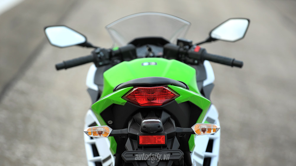 Một ngày thử độ chất của Kawasaki Ninja 300 ABS Kawasaki Ninja300 (48).jpg